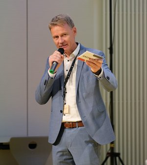 Prof. Alexander Stahr