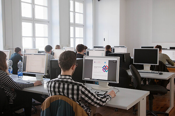 BIM-Prüfung 35 Minuten volle Konzentration: Am 22.03.2019 absolvierten erstmals Studierende der HTWK die Prüfung für das BIM-Zertifikat.